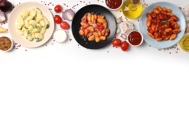 Rôzne jedlá na stole